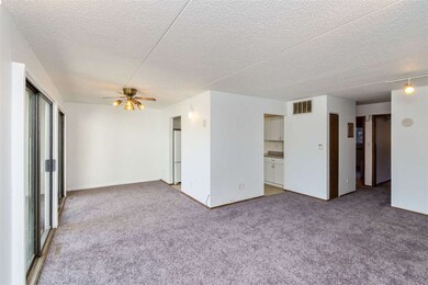 2955 Bowling St SW unit 138, Cedar Rapids, IA 52404 - photo 2