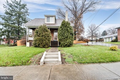 219 E Walnut St, Perkasie, PA 18944 - photo 4