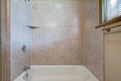 2323 Park St unit 1, Houston, TX 77019 - photo 4