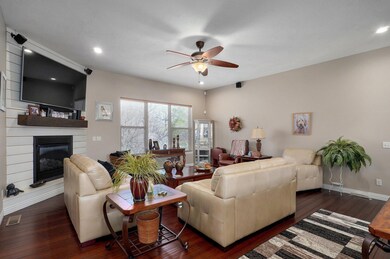 847 N Grapevine Rd-9