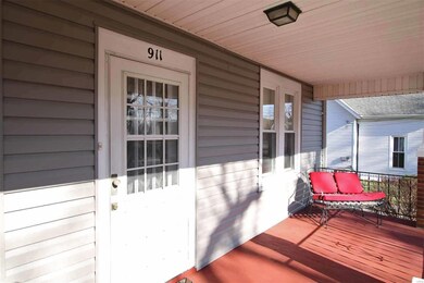 LARGE TRADITIONAL COVERED FRONT PORCH