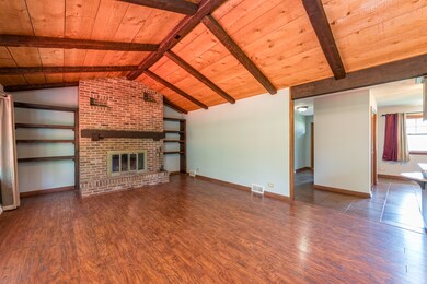 405 Campus Cir, Waukegan, IL 60085 - photo 4