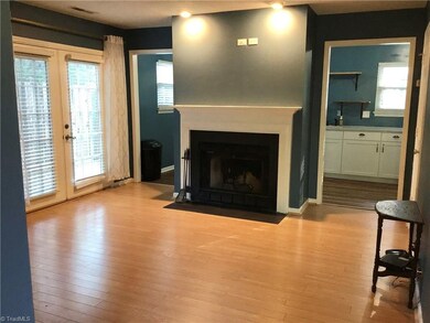 2201 Stonecutter Dr unit 16, Winston Salem, NC 27103 - photo 2