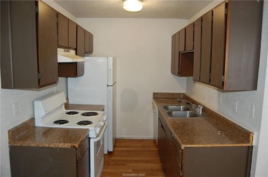 1535 Pine Ridge Dr unit C, College Station, TX 77840 - photo 4