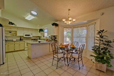 Breakfast Nook with Bay Window