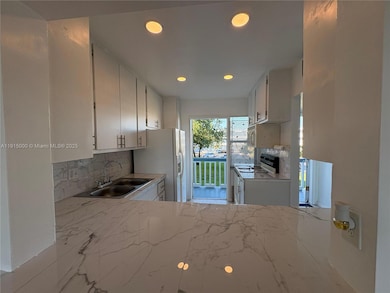 2223 Park Ln unit 211, Hollywood, FL 33021 - photo 3