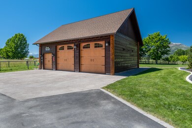 Detached Garage