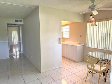573 Durham U unit 573, Deerfield Beach, FL 33442 - photo 4