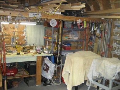 What a great storage area and work space complete 