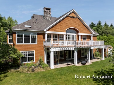 Expansive Deck