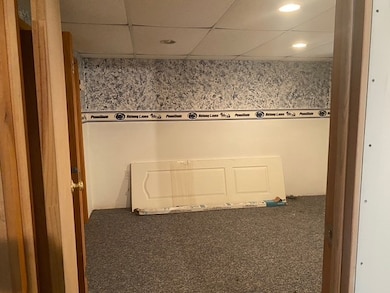 POSSIBLE BEDROOM/OFFICE IN BASEMENT