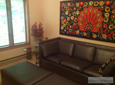 MAIN BR 2: BEDROOM/DEN or OFFICE