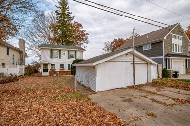 22052 Lake St-18