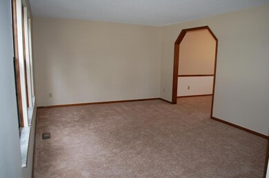 6387 Claypool Ct, Columbus, OH 43213 - photo 6