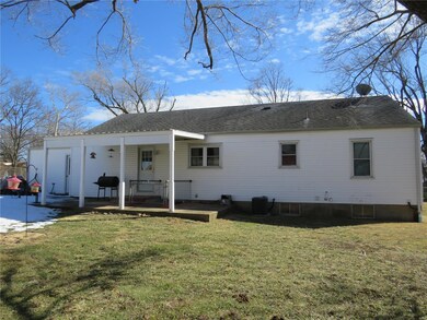 Rear view w covered patio