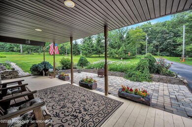 527 Forest Ln, Archbald, PA 18403 - photo 2