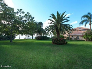 004_009_Back Yard