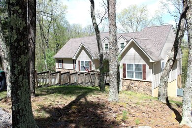 138 Paper Birch S, Tafton, PA 18464 - photo 3