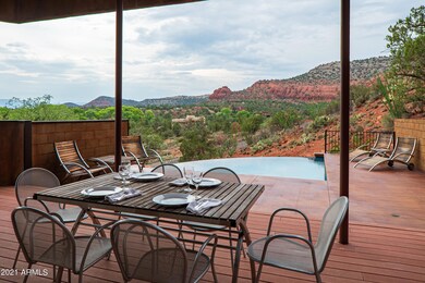 OUTDOOR ENTERTAINING