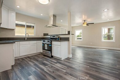 11763 Compton Ave, Los Angeles, CA 90059 - photo 4