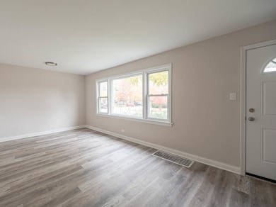 unlisted-address, Chicago, IL 60652 - photo 2