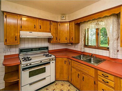 3703 Meadow Dr, Erie, PA 16506 - photo 4