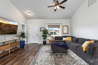 995 Birchton Loop, Twin Falls, ID 83301 - photo 5