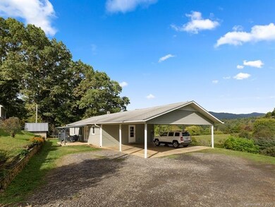 101 Sams Cir unit 35,36, Burnsville, NC 28714 - photo 6