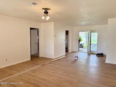 4316 31st St, Lubbock, TX 79410 - photo 2