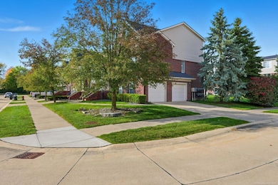 795 Red Run Dr unit 42, Troy, MI 48085 - photo 5