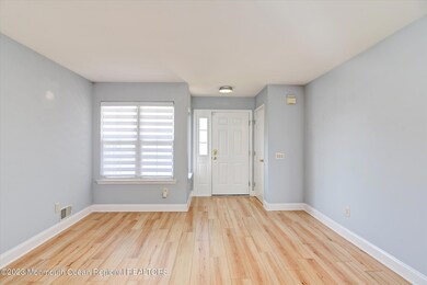 06-Living Room