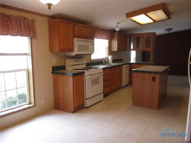 1924 Woodridge Crescent, Findlay, OH 45840 - photo 7