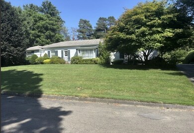 35 Hillcrest Dr, Florence, MA 01062 - photo 4