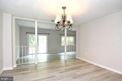 3015 Mission Square Dr, Fairfax, VA 22031 - photo 7