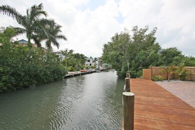 Dock, canal