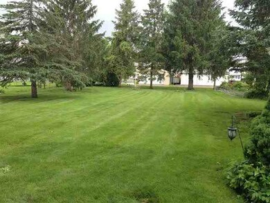 1626 W 34th St, Davenport, IA 52806 - photo 2