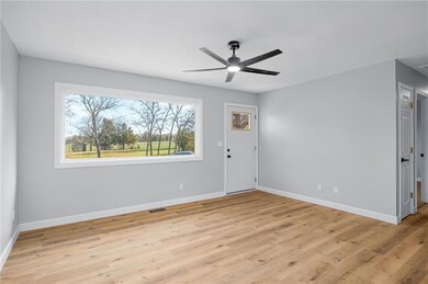 211 N 3rd St, King City, MO 64463 - photo 5