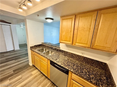 3550 Bay Sands Dr unit 1016, Laughlin, NV 89029 - photo 6