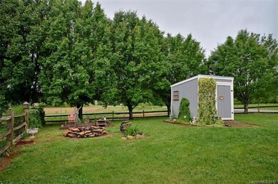 20 Lamonda Dr, Hendersonville, NC 28792 - photo 3