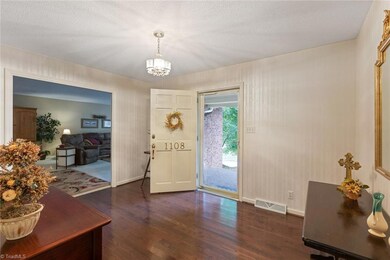 Large, welcoming foyer.