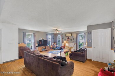 144 Pike Ln, Lebanon Junction, KY 40150 - photo 4