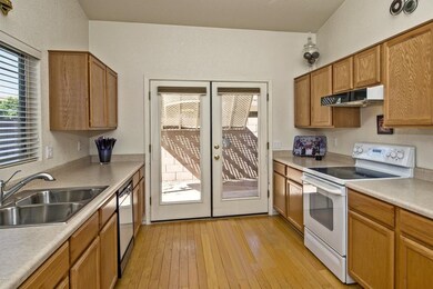 005_Kitchen