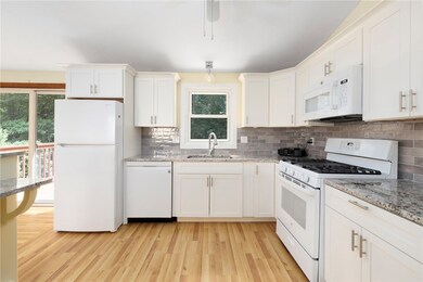 40 Rockcrest Dr, Cranston, RI 02920 - photo 4