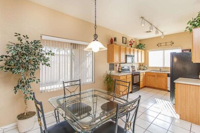7) DINING & KITCHEN