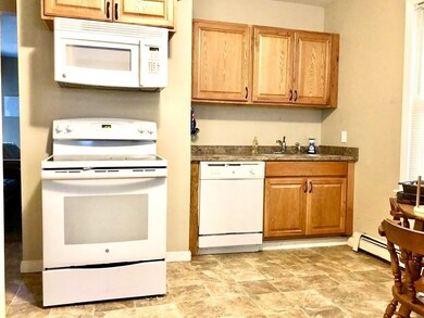 195 W Central St unit 1, Franklin, MA 02038 - photo 4