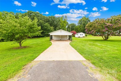 114 Trent Rd, Statesville, NC 28677 - photo 3