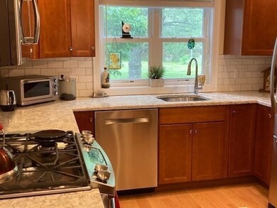 17 Walnut Ct, Rockland, MA 02370 - photo 5