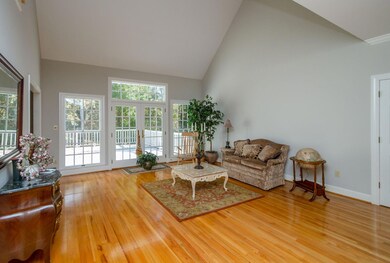 6 Living Room