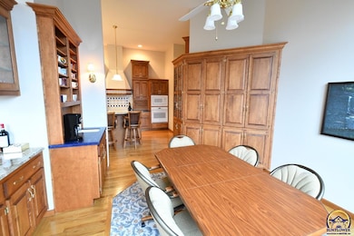 3922 SW Clarion Park Dr, Topeka, KS 66610 - photo 5