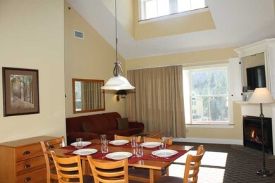 440/442 Qtr I V Jackson Gore Inn, Ludlow, VT 05149 - photo 3